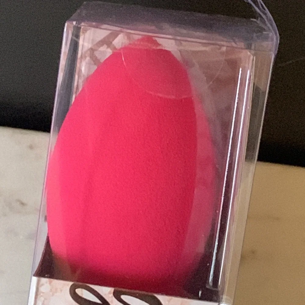 True Glow by Conair Vibrating Makeup Blender with Standing Base
